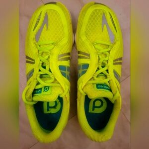 Brooks PureConnect3 Minimalist Running Shoe, Women's Size 6.5, Neon Yellow
